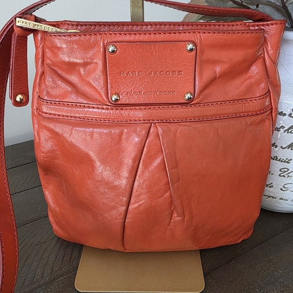 Marc Jacobs Leather Crossbody Bag In Apricot Orange - Picture 2 of 9